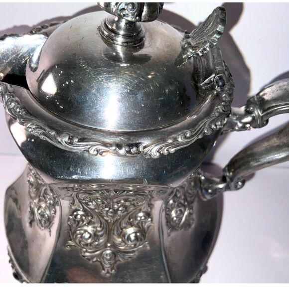 Absolutely stunning vintage small ornate silverplated tea pot; Meriden Silver Co - Picture 7 of 7